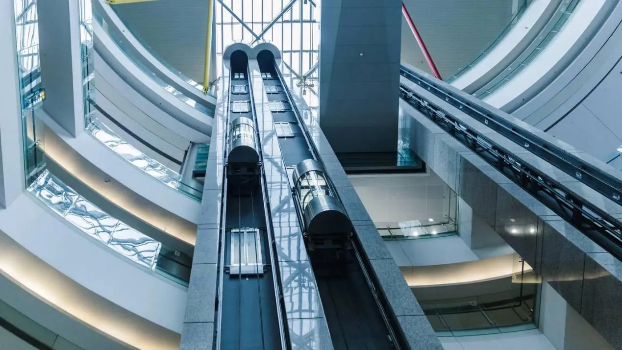 Ключевые события в российской лифтовой отрасли обзор 2025 года (2)